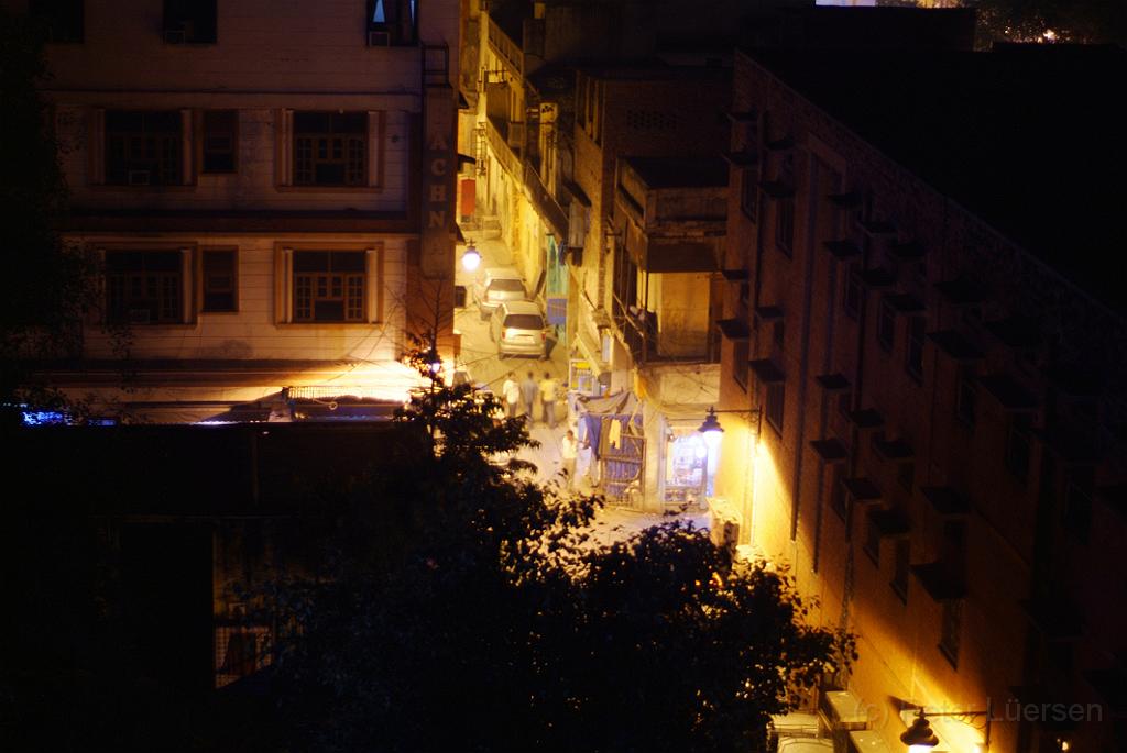 dscf8131.jpg - Blick über Delhi vom Dach des Hotel Ajanta in der Nacht