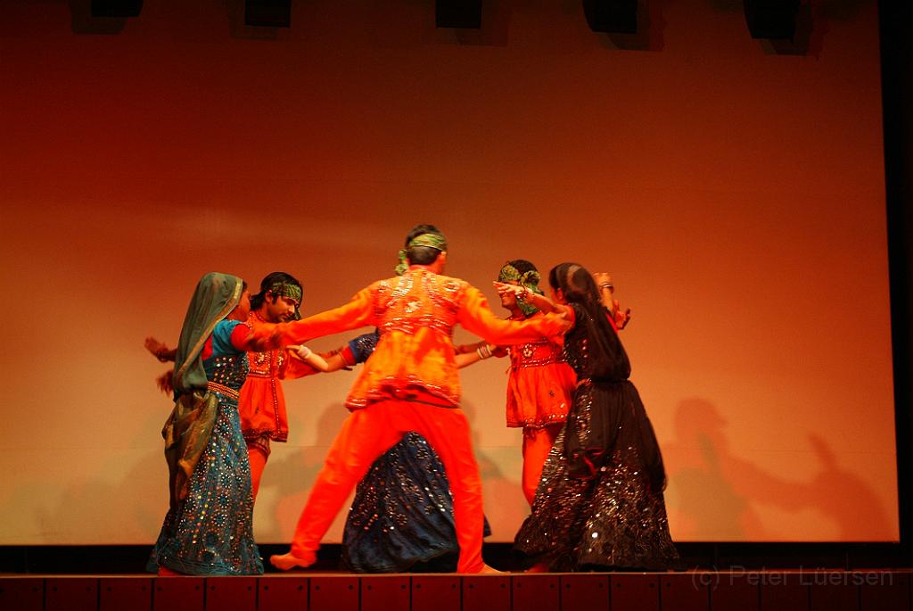 dscf8150.jpg - Eine einstündige Vorführung traditionellen indischen Tanzes.