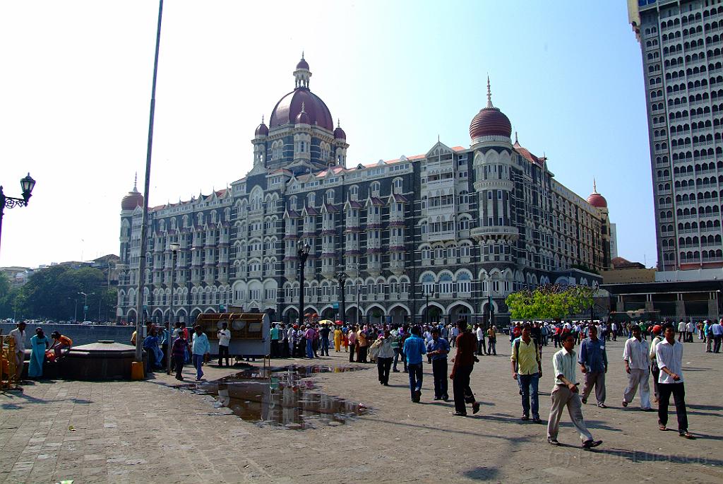 dscf9424.jpg - Das Hotel wurde am 16. Dezember 1903 im Auftrag des parsischen Industriellen Jamshedji Tata, einem der einflussreichsten Unternehmer seiner Zeit, eröffnet.