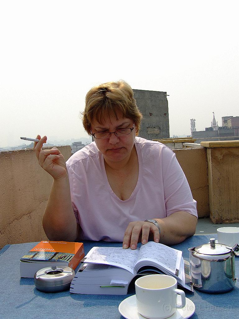 dscf5774.jpg - Vorbereitung der nächsten Tagestour auf der Dachterrasse.