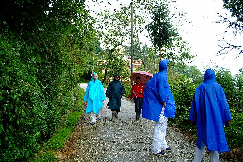 dscf1775.jpg - Regenmäntel sind bei diesem Wetter Pflicht.